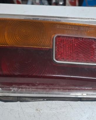 Faro posteriore sinistro Carello Alfa GT Junior