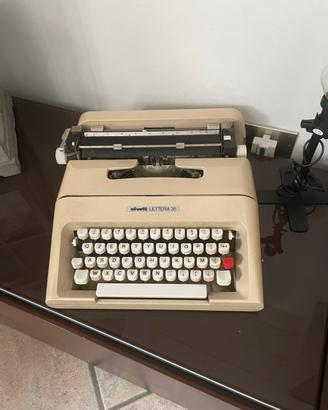 Macchina da scrivere olivetti lettera 35