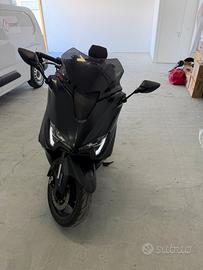 TMAX 560
