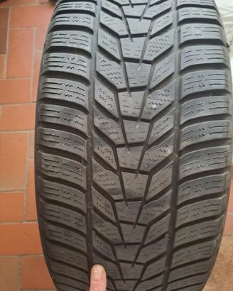 Pneumatici treno di gomme invernali  Hankook