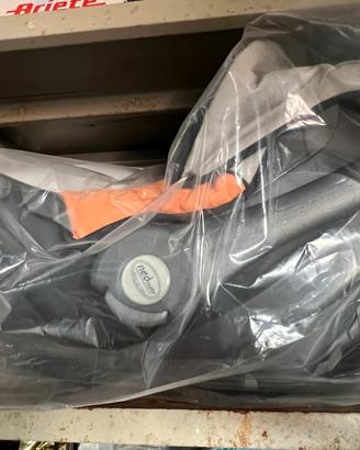 Carrozzino + culla + cassettone con bagnetto