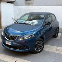 Lancia Ypsilon 1.0 Hybrid 70cv EcoChic Gold