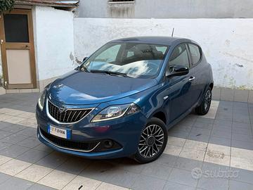 Lancia Ypsilon 1.0 Hybrid 70cv EcoChic Gold