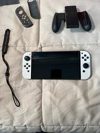 Nintendo Switch Oled - Custodia e SD 256 giga
