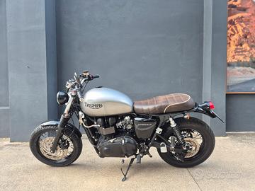 Triumph Bonneville 900 cafe Racer