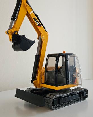 Bruder escavatore CAT