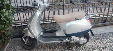 Vespa 150 LX 