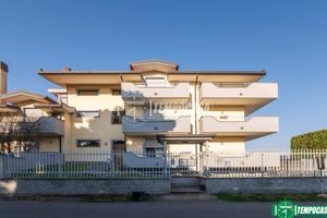 TRILOCALE CON TERRAZZO E DOPPIO BOX