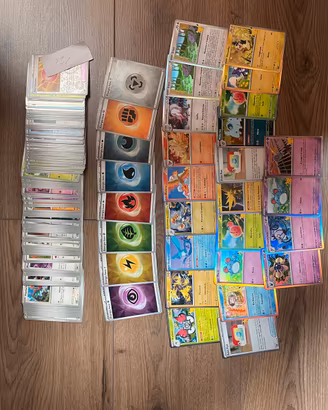 Lotto 150+ carte pokemon 30esimo e evoluzioni pris
