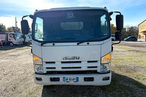 Isuzu P75 per raccolta rifiuti