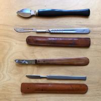 Vecchi accessori chirurgici per veterinari