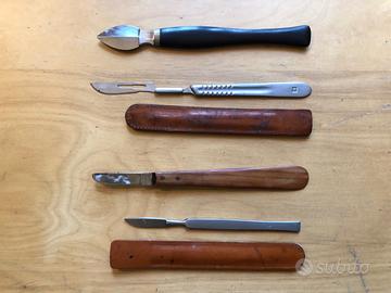 Vecchi accessori chirurgici per veterinari