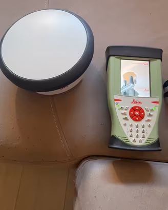 LEICA GNSS ROVER Strumento Topografico