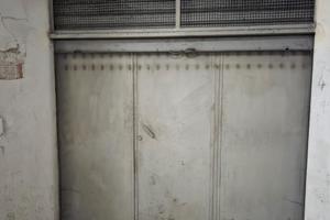 Magazzino via vittorio veneto