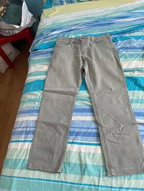 Pantaloni grigi