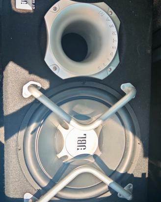 subwoofer jbl + amplificatore