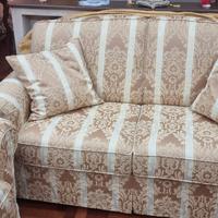 divano 2 posti +divano 3 posti+pouf+ cuscini 