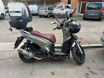 Scooter INCIDENTATO Kimco People s 125