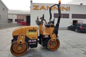 RULLO CAT CB 224 E A NOLEGGIO