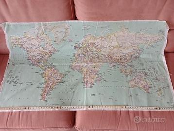 Vecchie cartine geografiche