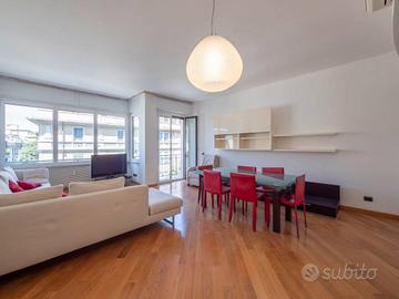 Appartamento di 140 m² con 3 locali a Milano