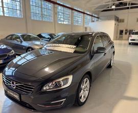 VOLVO - V60 - D3 Geartronic Summum