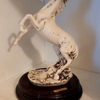 Statua cavallo rampante in ceramica Capodimonte , 