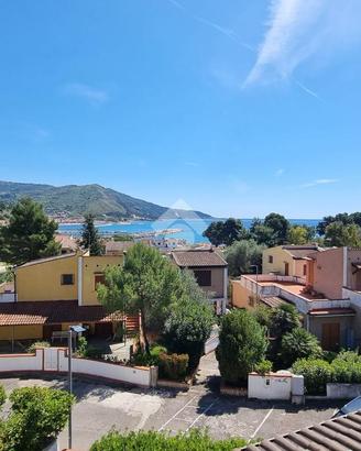 VILLA A SCHIERA A MONTECORICE