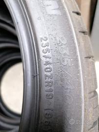 Gomme 235/40R19