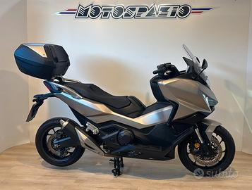 Honda Forza 750 2025 km 7900 bauletto originale