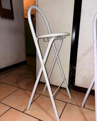Coppia sgabelli alti pieghevoli bianchi