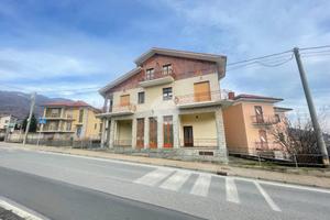 TRIFAMILIARE A GIAVENO