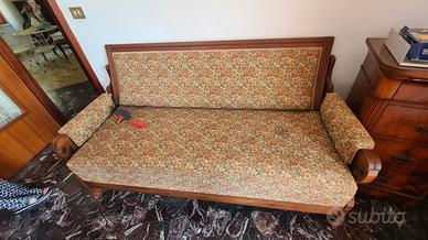 divano antico in stoffa Ottomana