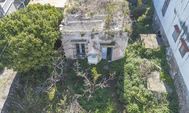 MONOLOCALE A POLLENA TROCCHIA