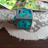 Statuetta Diamond Ore Minecraft Kinder Joy