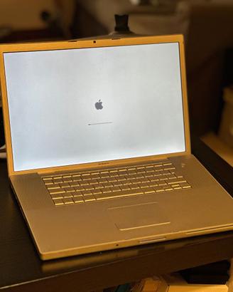 MacBook Pro 17" Core 2 Duo (Santa Rosa)