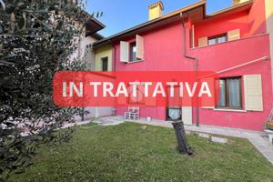 VILLA A SCHIERA A ASOLA