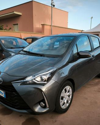 Toyota Yaris 1.5 Hybrid 5 porte Business