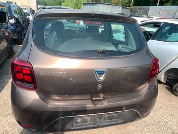 POSTERIORE DACIA SANDERO SERIE 2 2020 PER RICAMBI
