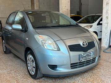 Toyota Yaris 1.0 5 porte Sol