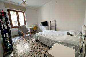 Stanza con bagno in camera