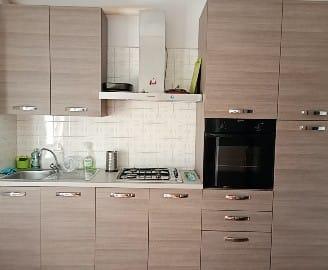Cucina completa di elettrodomestici