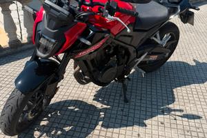 Vend Moto HondaCB500 come nuova