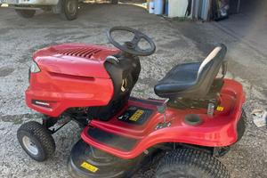 Trattorino tagliaerba MTD