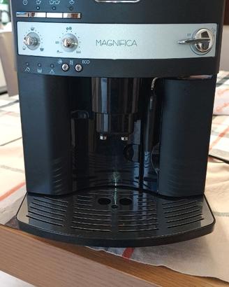 Macchina caffe' De Longhi Magnifica