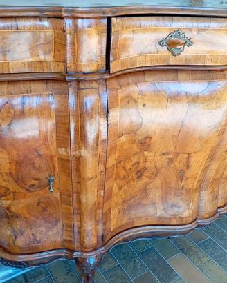 Credenza chippendale