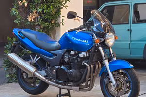 Kawasaki ZR7 
