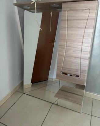 Specchio con mobiletto bagno