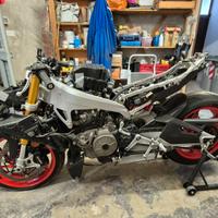 Parti Aprilia rs 660