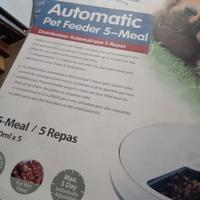 distributore  automatico  per cibo cani